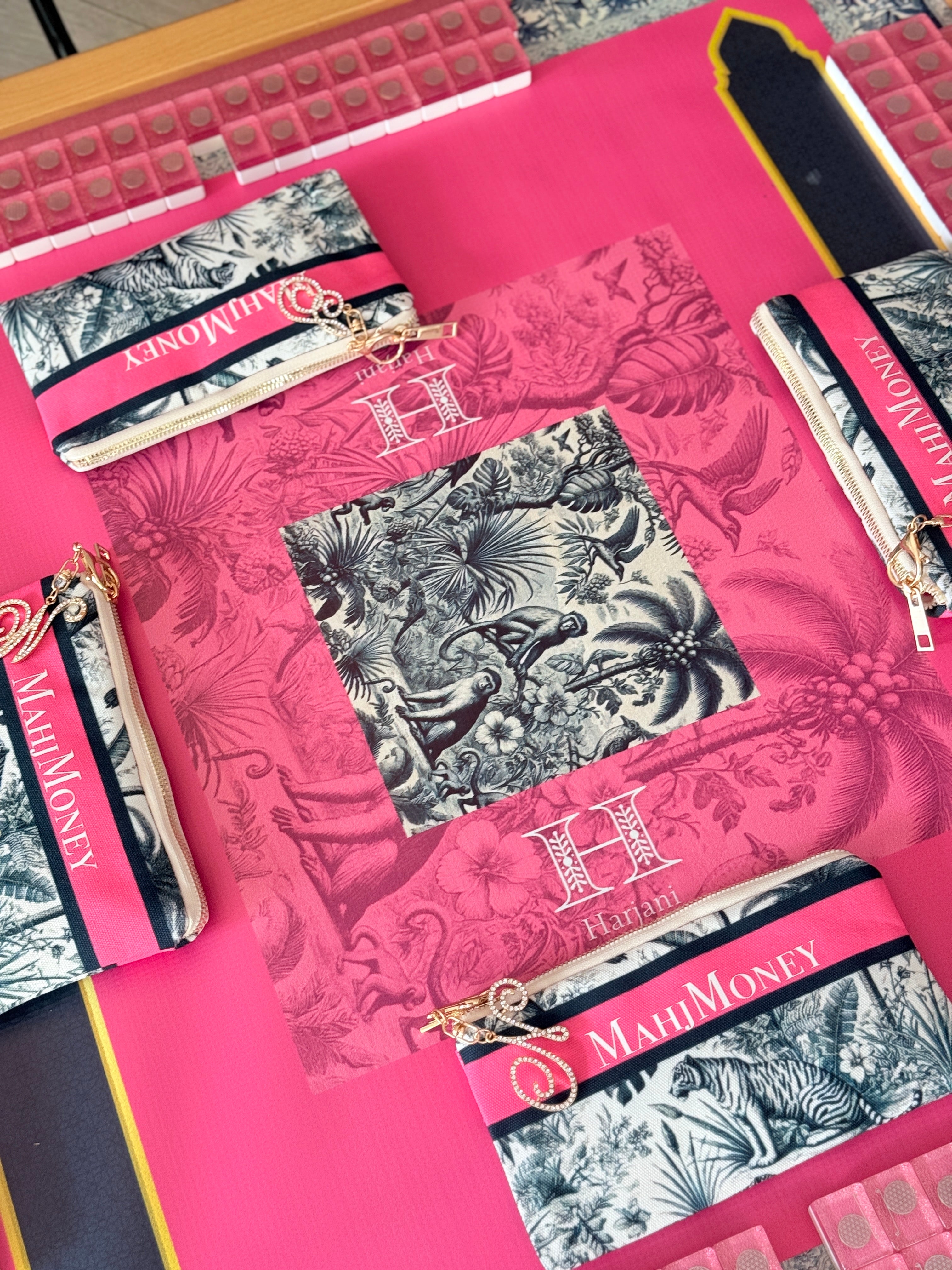 The Tiger Toile Signature Set